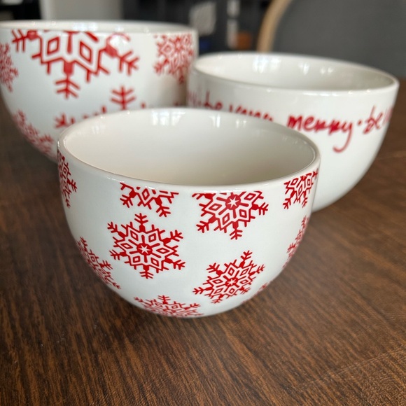 Crate and Barrel Set of 3 Holiday Nesting Bowls - Picture 4 of 11